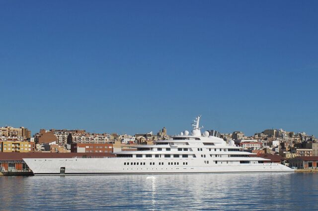 The largest private yacht in the world ‘Azzam’.