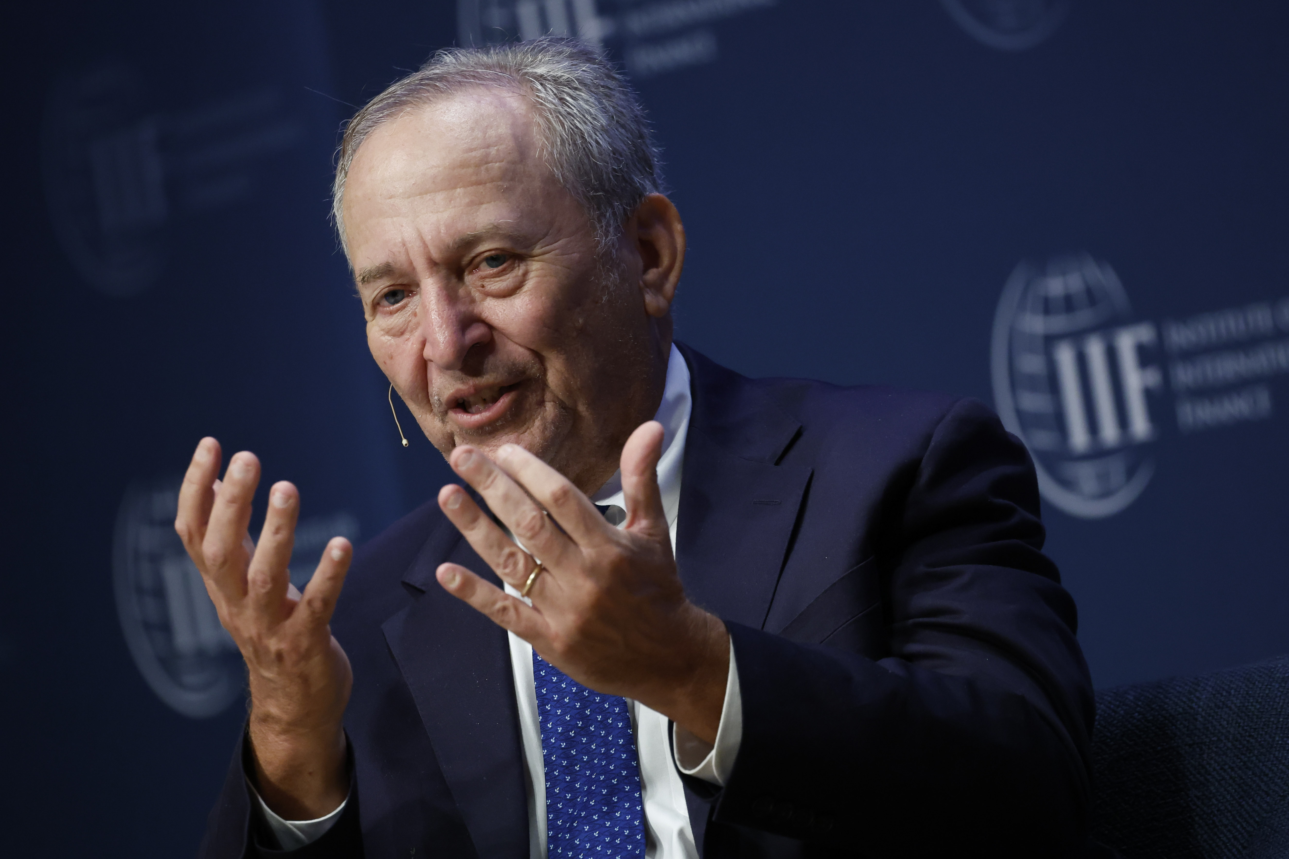 Larry Summers Sees Higher Chance of Recession, Fed Nearing the End ...