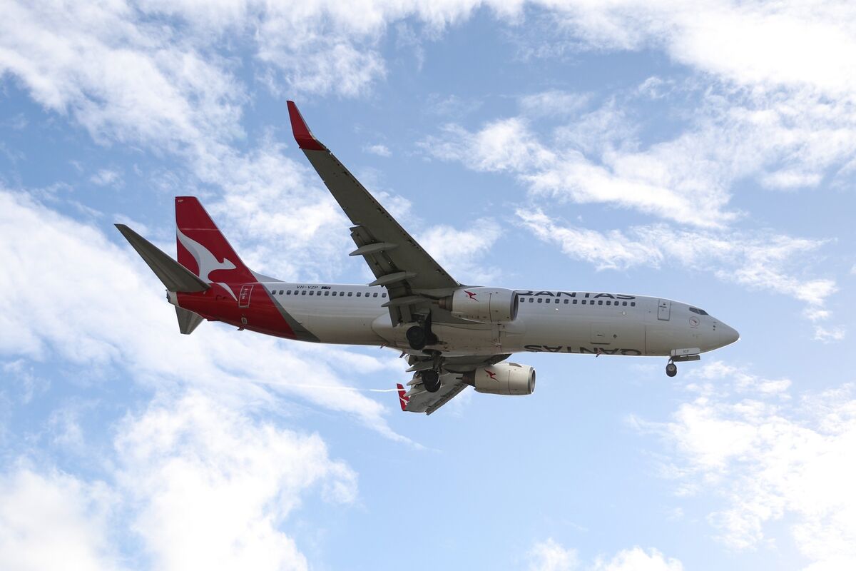 Qantas Accused of Selling Non-Existent Flights