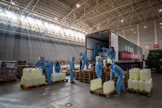 China Sacrifices a Province to Save the World From Coronavirus