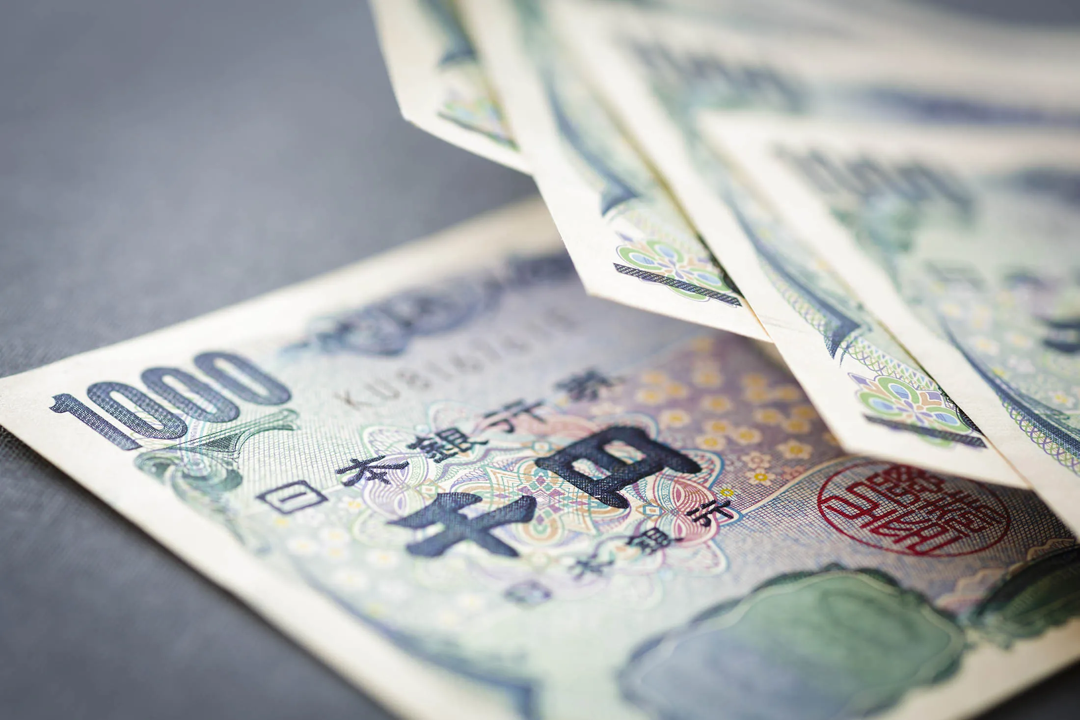 $1 Trillion Fund Buys Yen as Trade Ruckus Vexes Dollar Bulls - Bloomberg