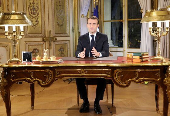 France Defends Spending Push That Puts EU Deficit Limit at Risk