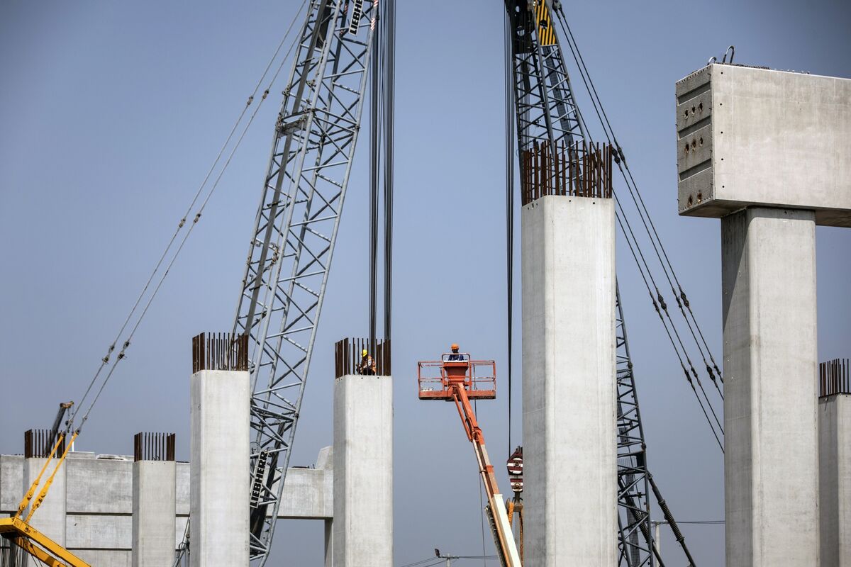 BlackRock, Aimco Back $800 Million Asia Infrastructure Fund