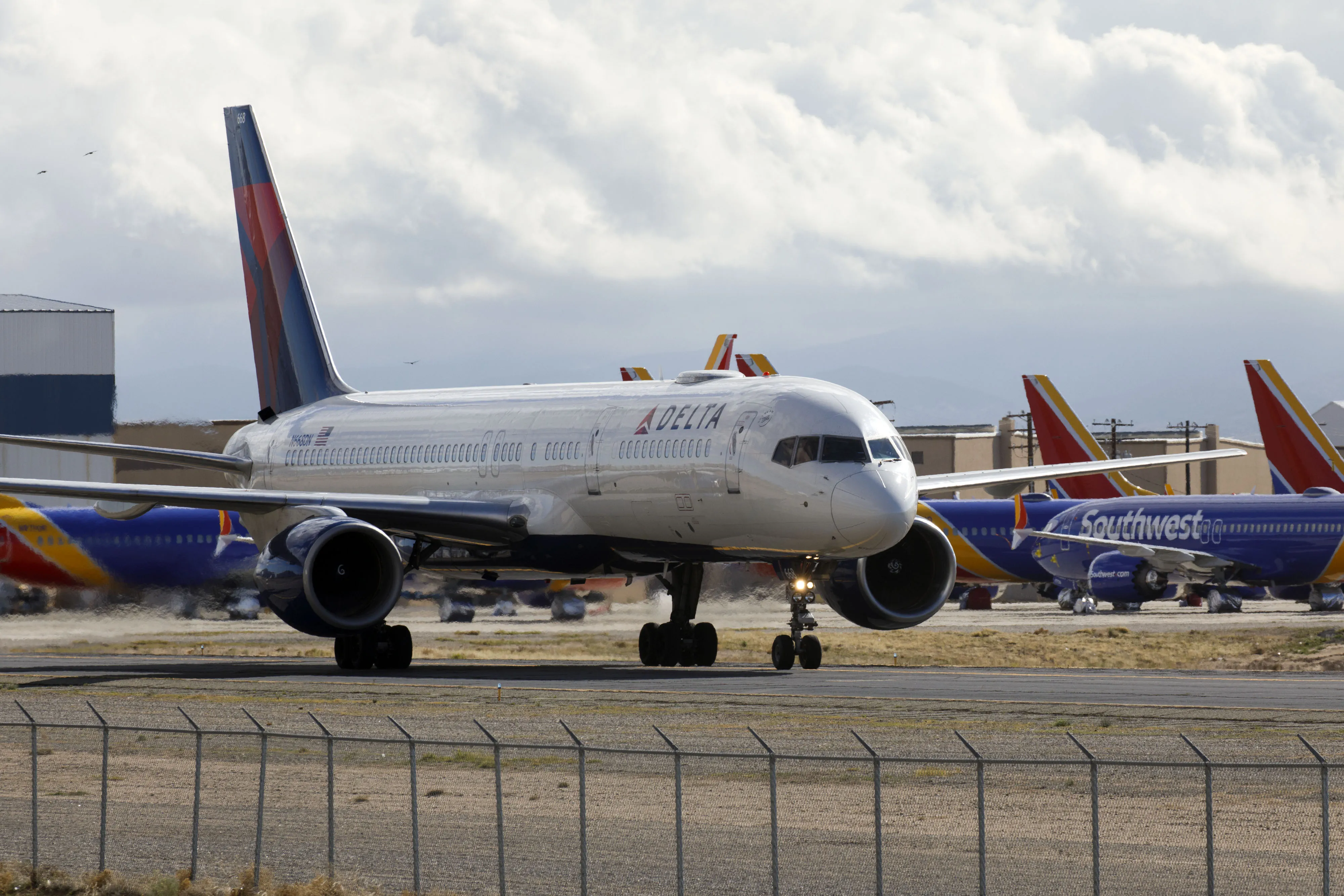 Delta To Park Half Of Fleet On $2 Billion Sales Drop