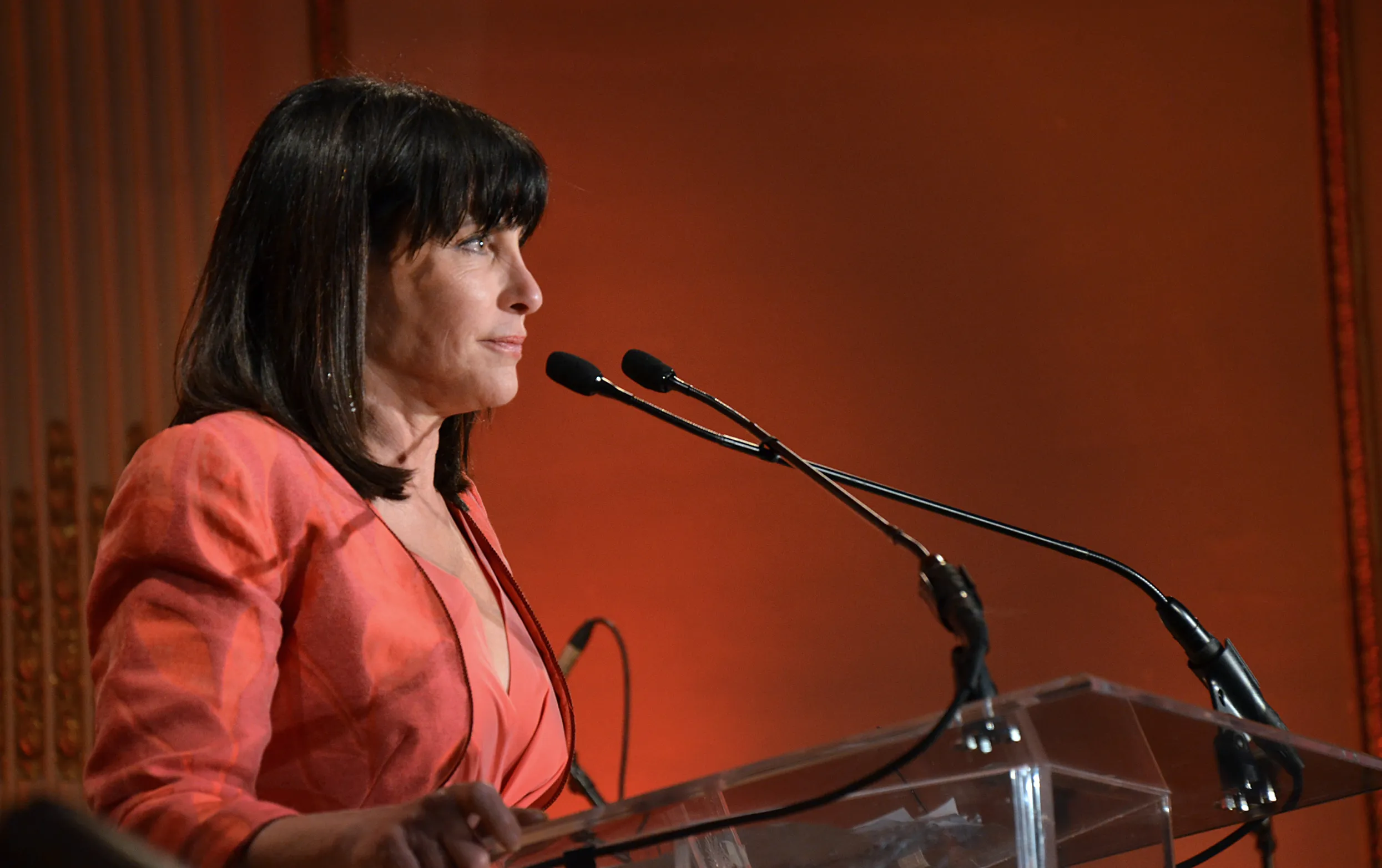 Judy Dimon, Wife of JPMorgan CEO Jamie Dimon, Knocks on Doors for
