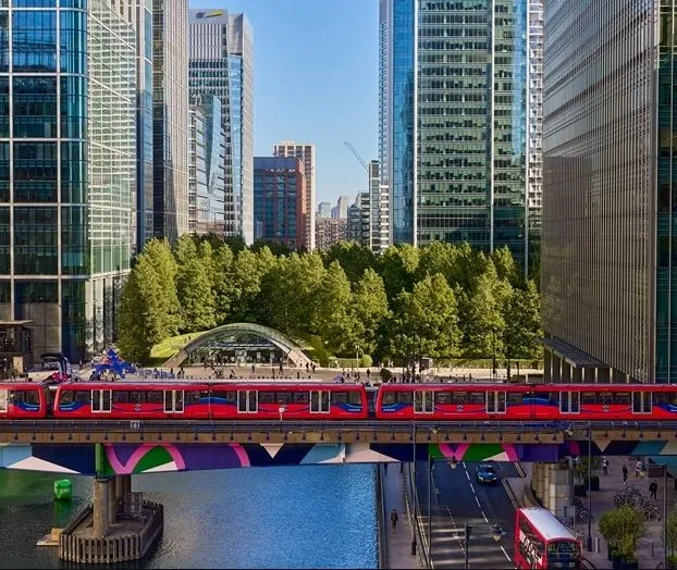 A record number of people traveled into Canary Wharf in November and December.