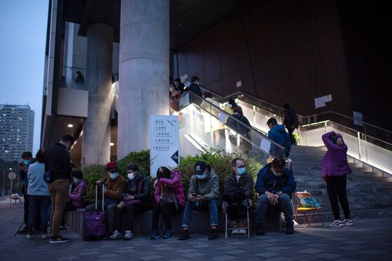 Chaos at Hong Kong Quarantine Camp Leaves Some Detainees Without Food and Power