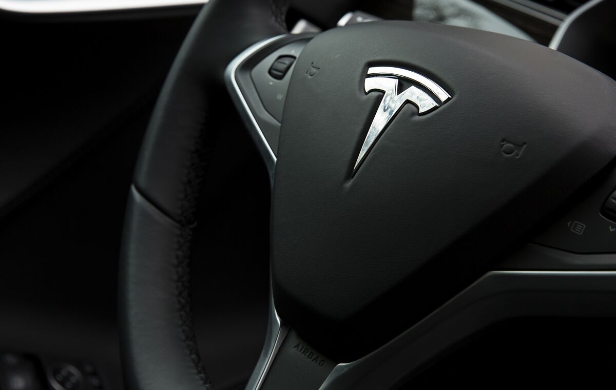 Tesla Drivers, Gripped by FOMO, Clamor to Be FSD Beta Testers thumbnail