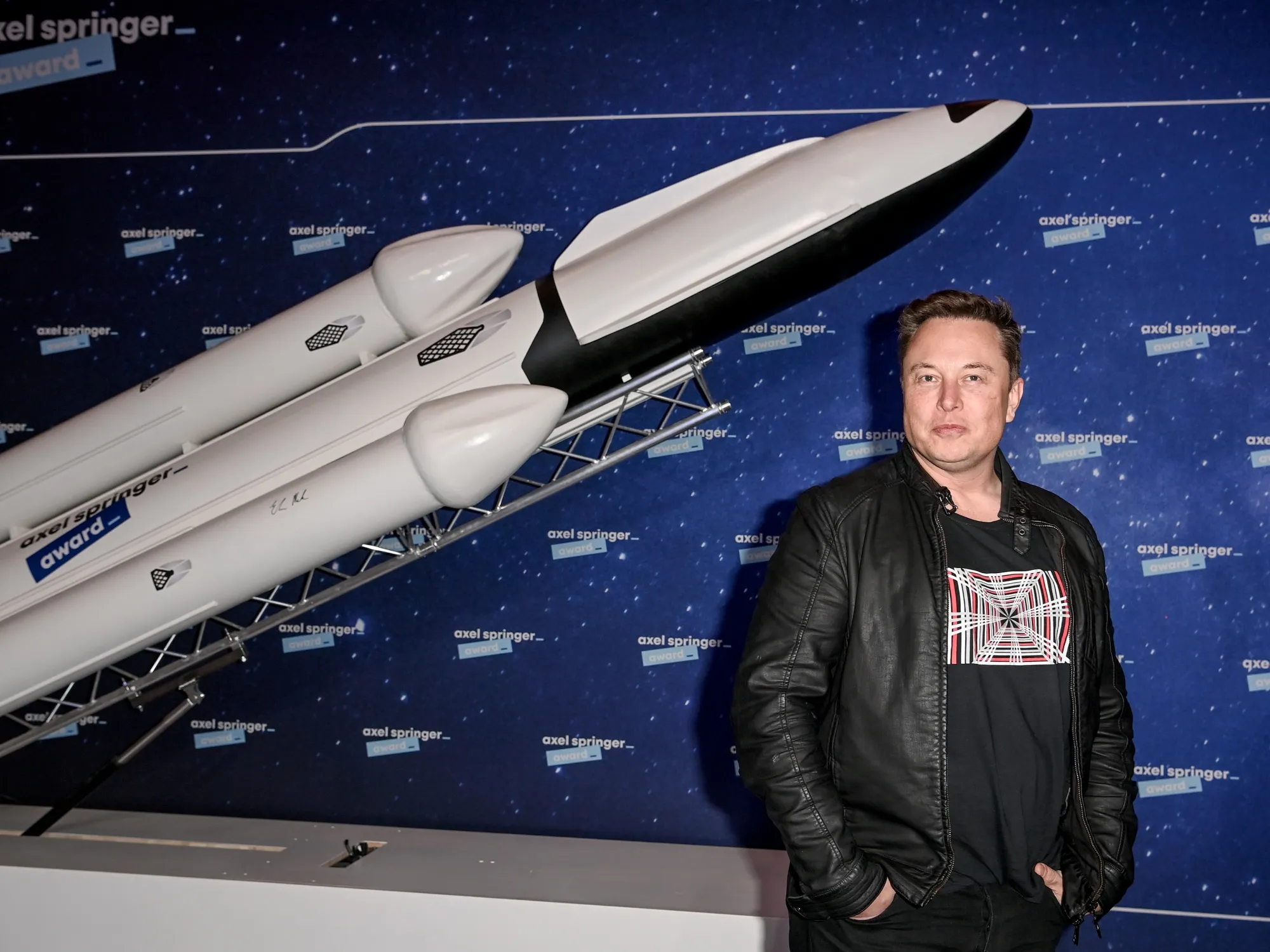 Elon Musk Had an Entertaining Week in Bitcoin, Tesla and SpaceX - Bloomberg