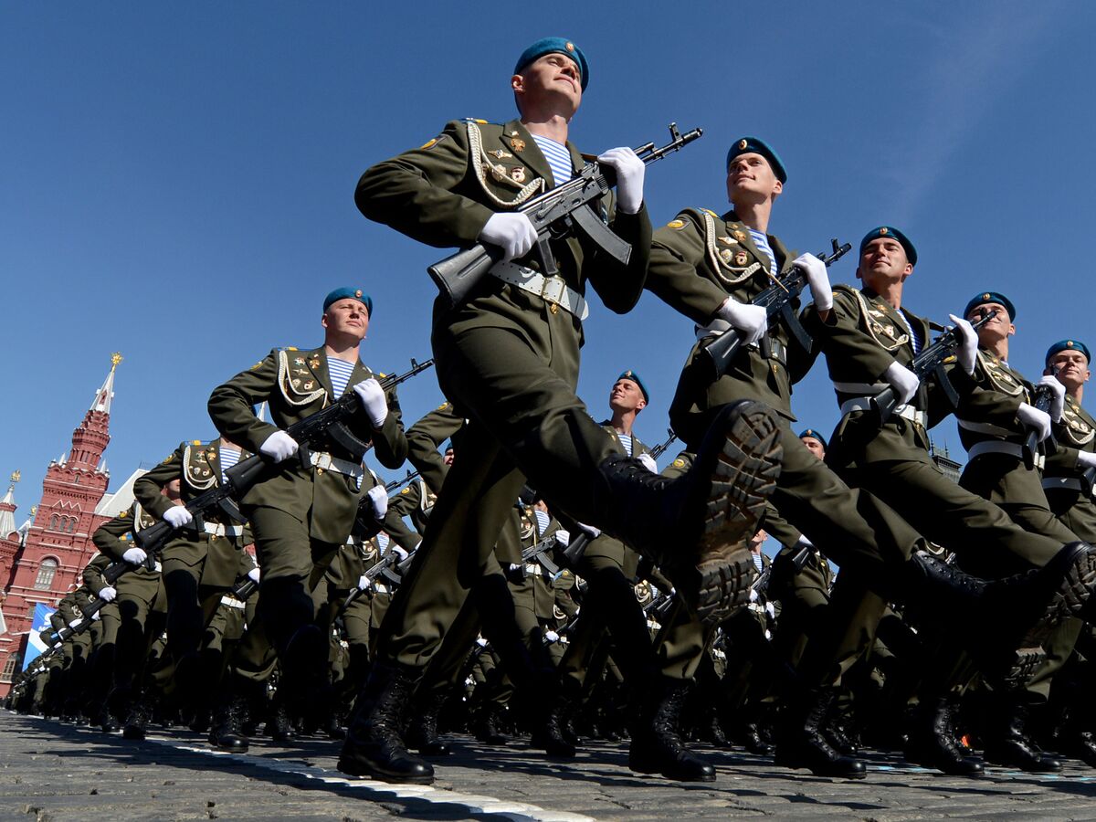 Современные вооруженные силы. Армия России. Парад современных войск. Военный марш. Мощь Российской армии.