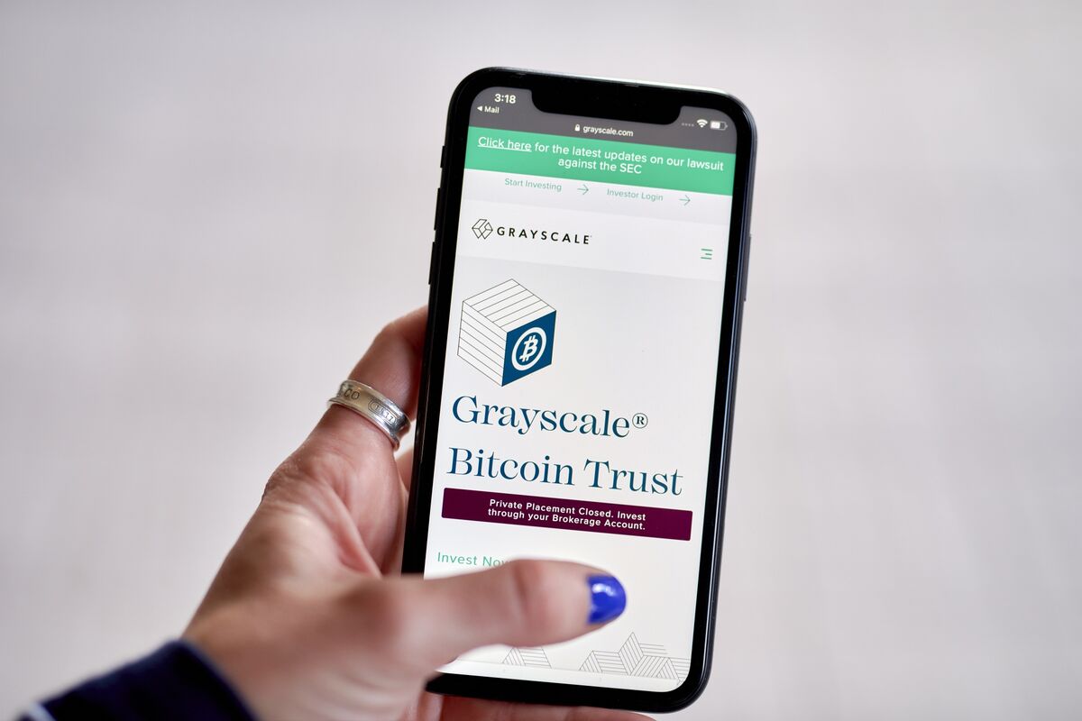 Grayscale Trust Becomes ‘Live Betting Line’ for Spot Bitcoin ETF