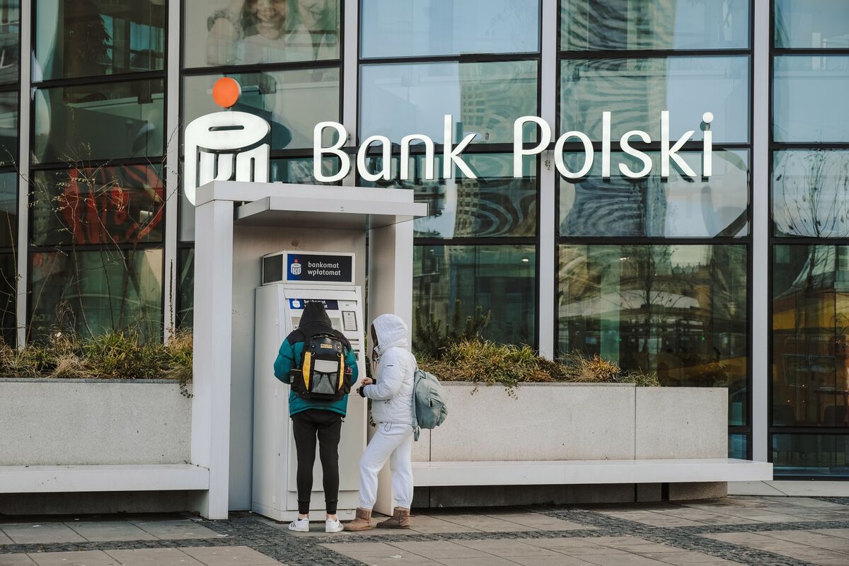 PKO Bank Mulls More Sales of Covered Bonds to Retail Investors