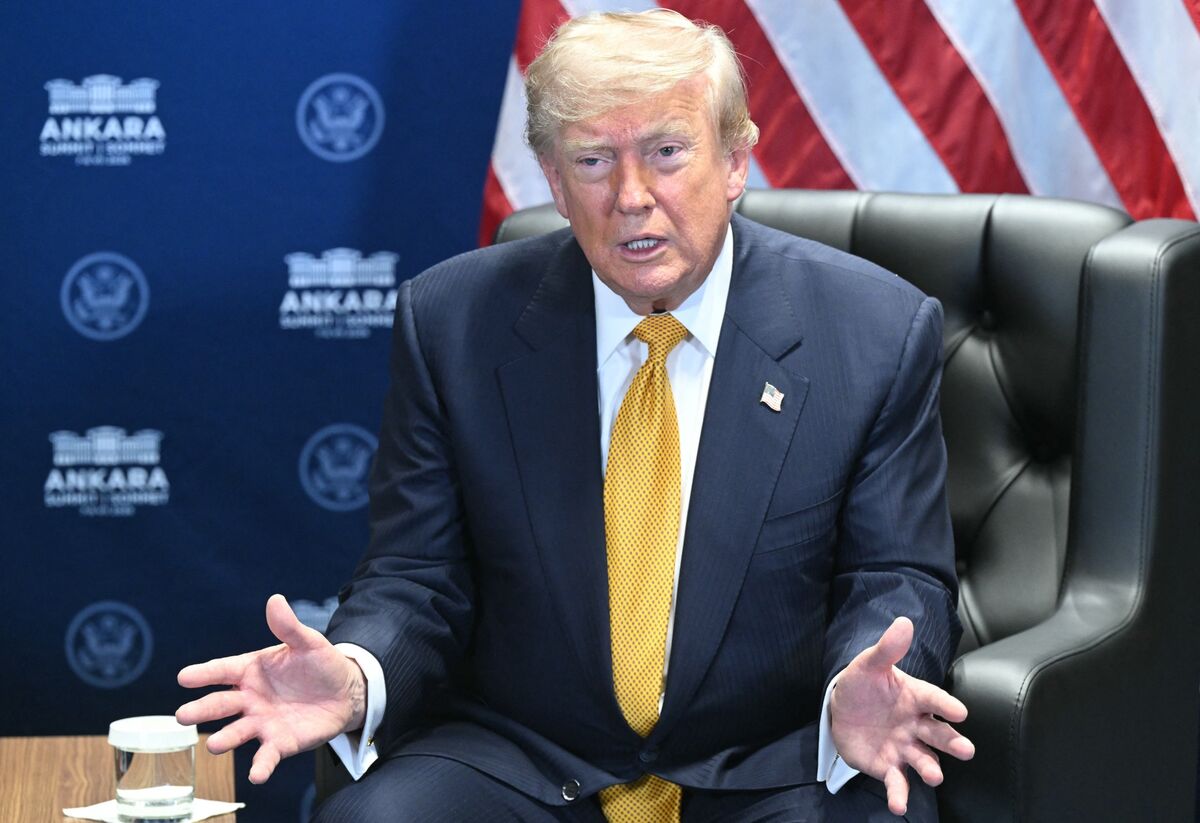 Trump’s Iran Cloud Darkens After Declaring Ceasefire Over