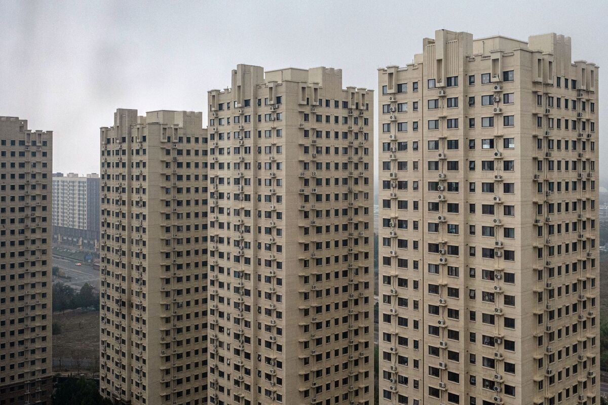 🟪"Mercato Immobiliare in Cina: Crollo dei Prezzi Accelerato ad Aprile e Sfide per i Politici"