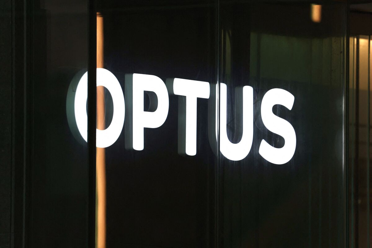 Optus Boss Dodges Questions Over Job After Australia-Wide Outage