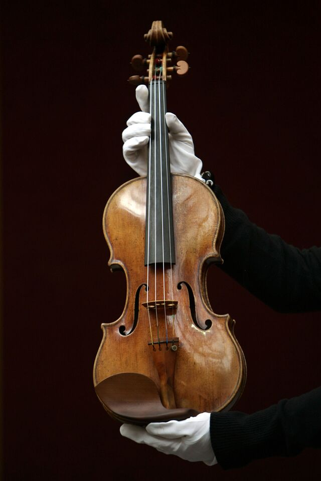 1707 Antonio Stradivari violin