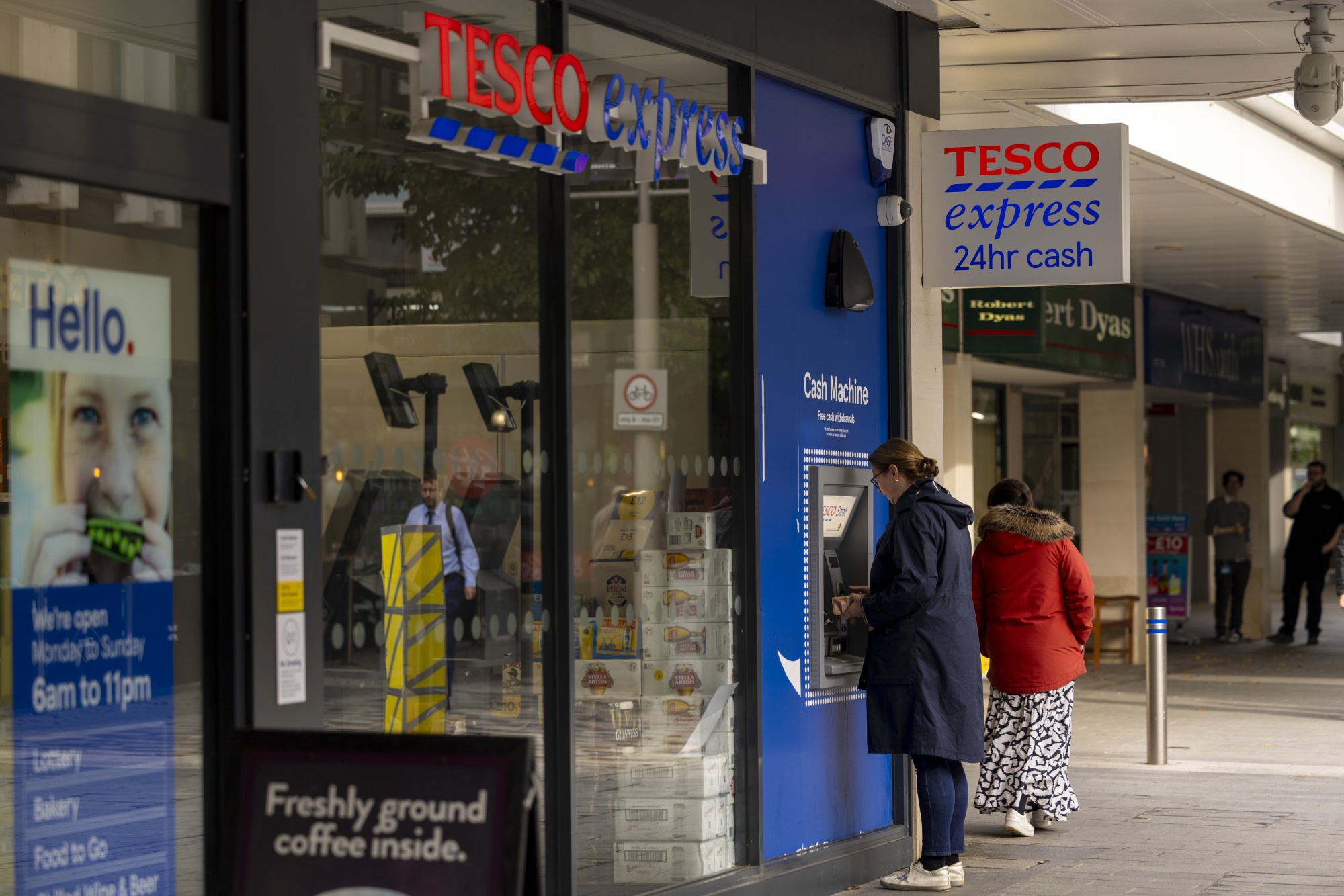 Tesco Raises Profit Outlook After Record Christmas Sales - Bloomberg