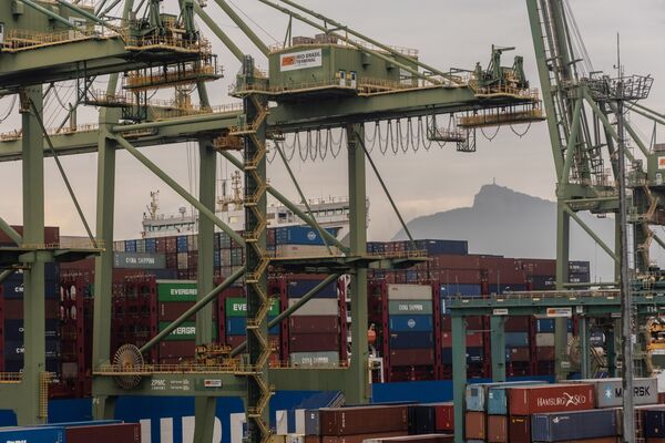 Brazil Assets Plunge After Trump Hikes Tariff Rate To 50%