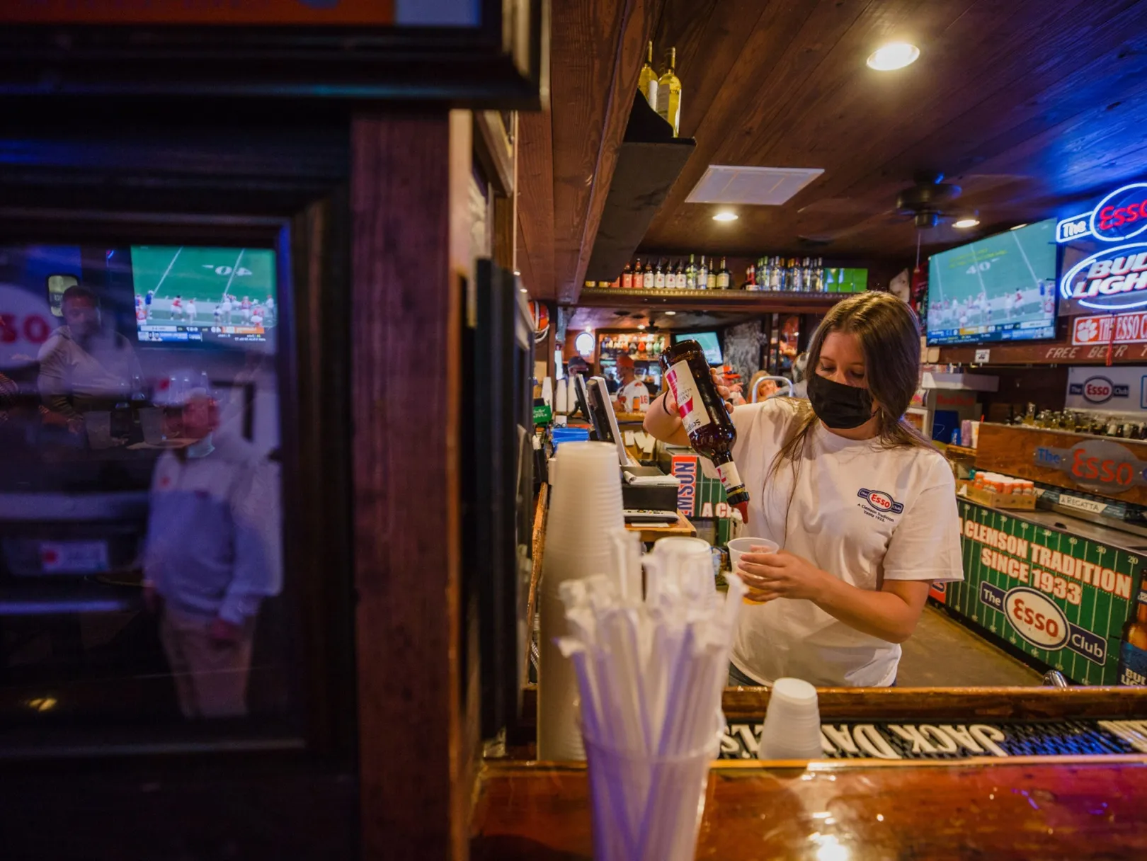 A bartender prepares a drink at a restaurant&nbsp;in Clemson, South Carolina.
