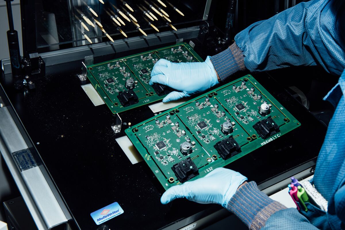 Magna Strikes Deal to Build Electric Vehicles in China With BJEV