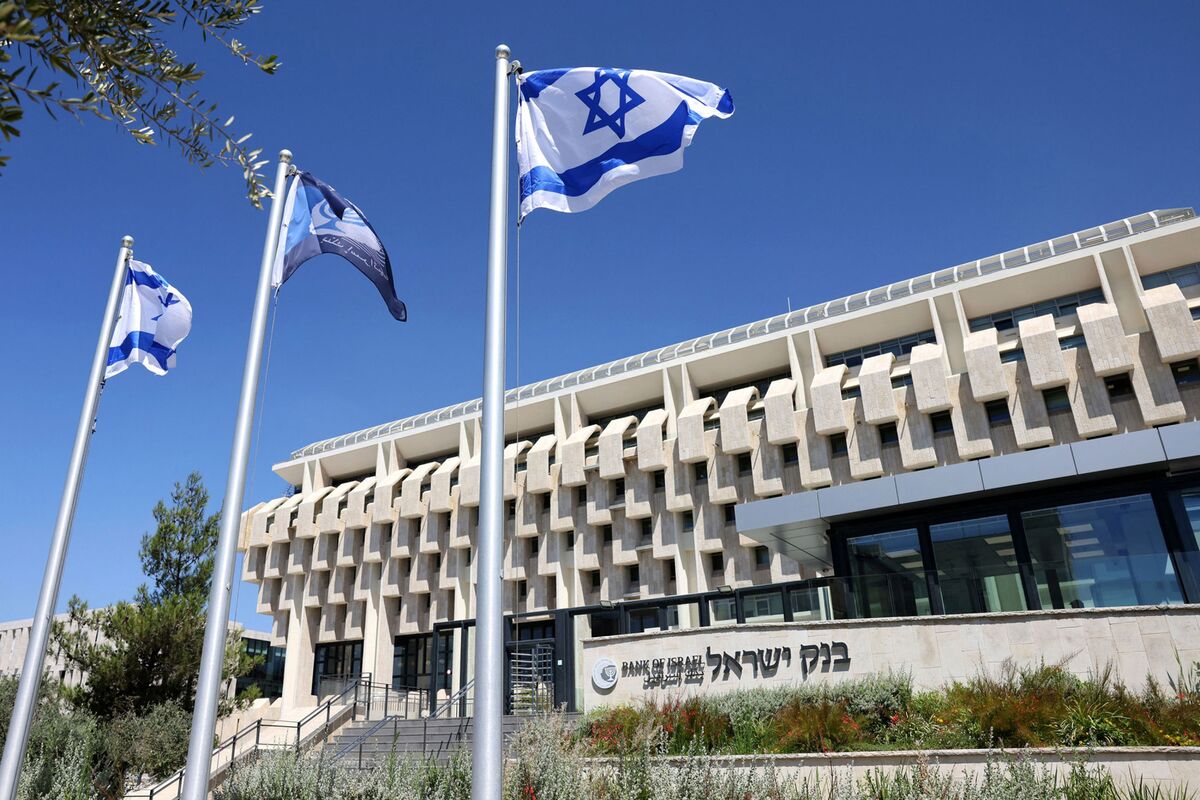 Israel’s Central Bank Chief Says Next Rate Decision Is ‘Live’