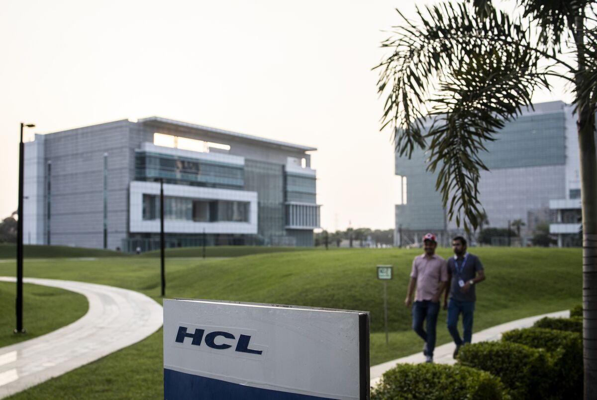 
                            India’s HCL Technologies, Tech Mahindra Lift Veil on IT Industry Outlook