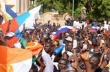 Coup supporters take to the streets in Niger