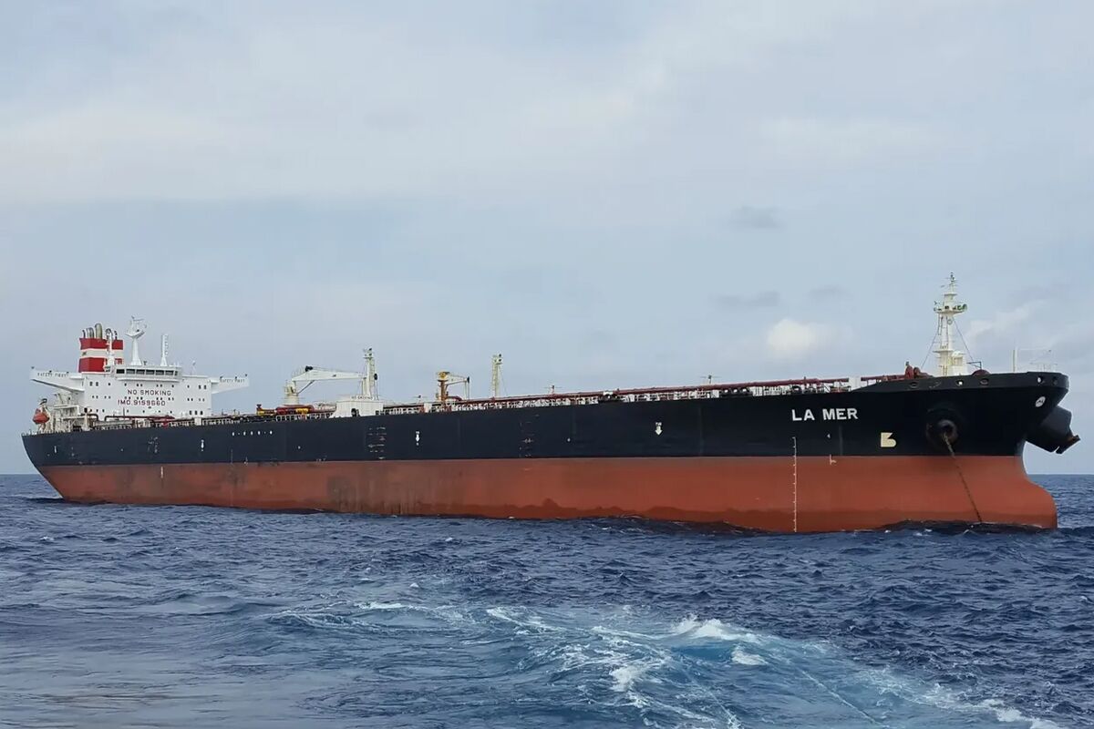 bloomberg.com - Weilun Soon - Zombie Ship Shows Trump Is Targeting Darkest Corner of Oil Fleet