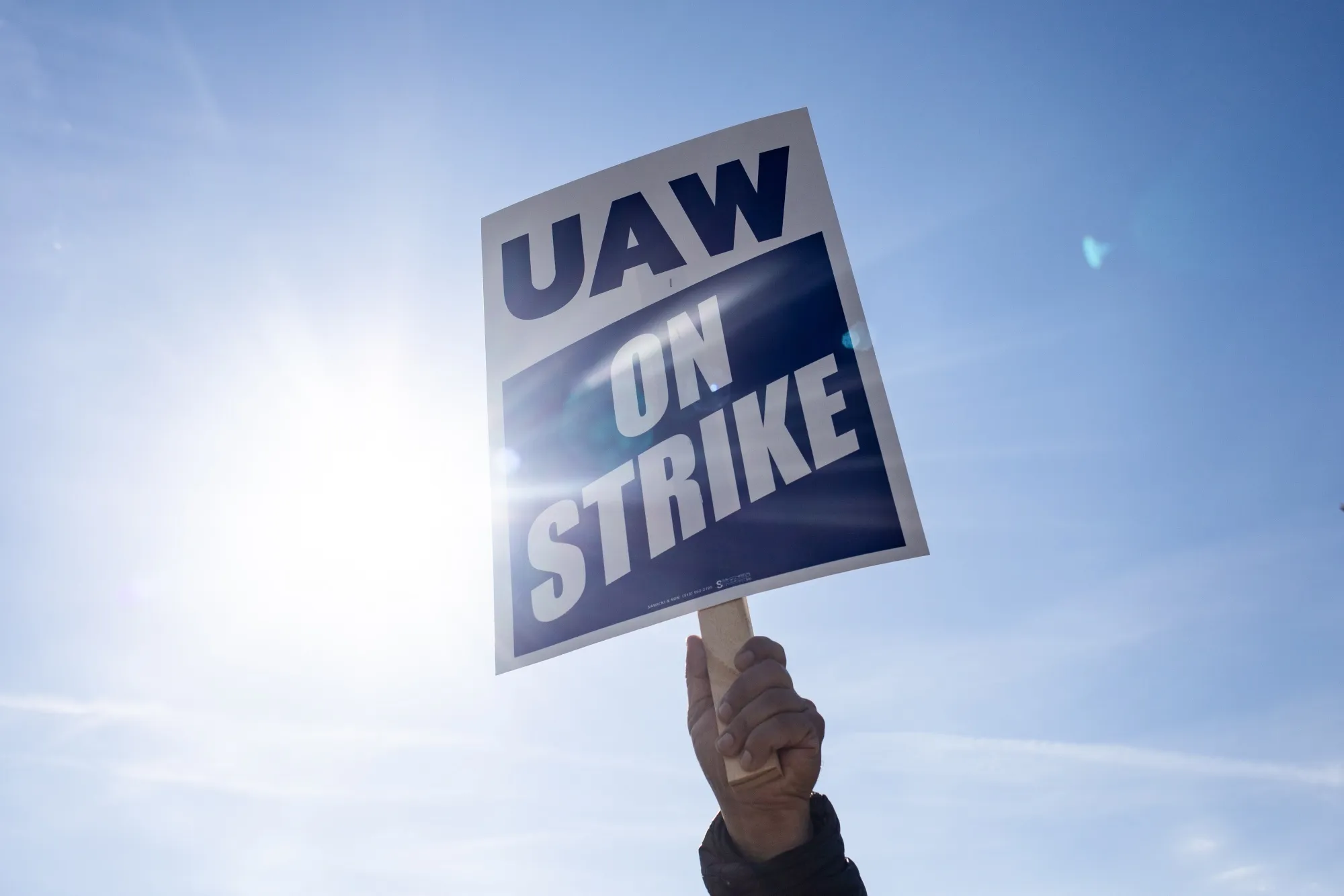 General Motors Co.&nbsp;and&nbsp;Stellantis NV&nbsp;are set to meet with the UAW on Thursday, according to a person familiar with the negotiations.