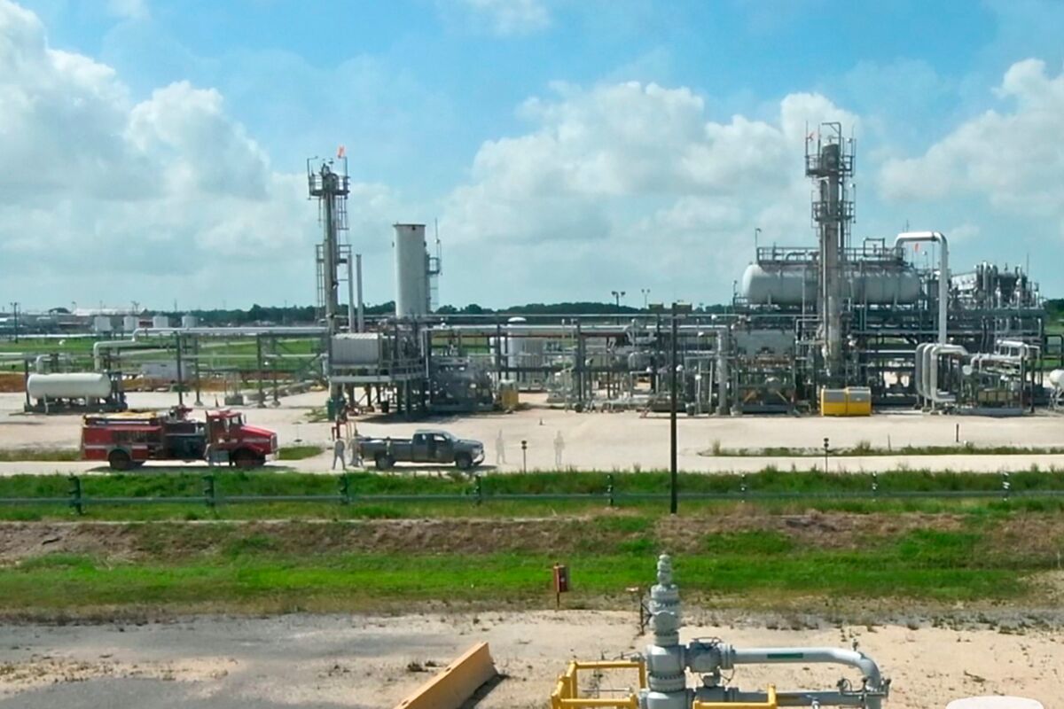 US Begins Emergency Oil Reserve Release of 86 Million Barrels - Bloomberg