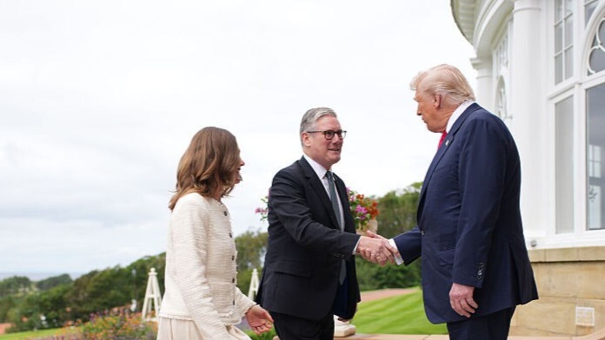 Trump Welcomes Starmer to Golf Course in Scotland