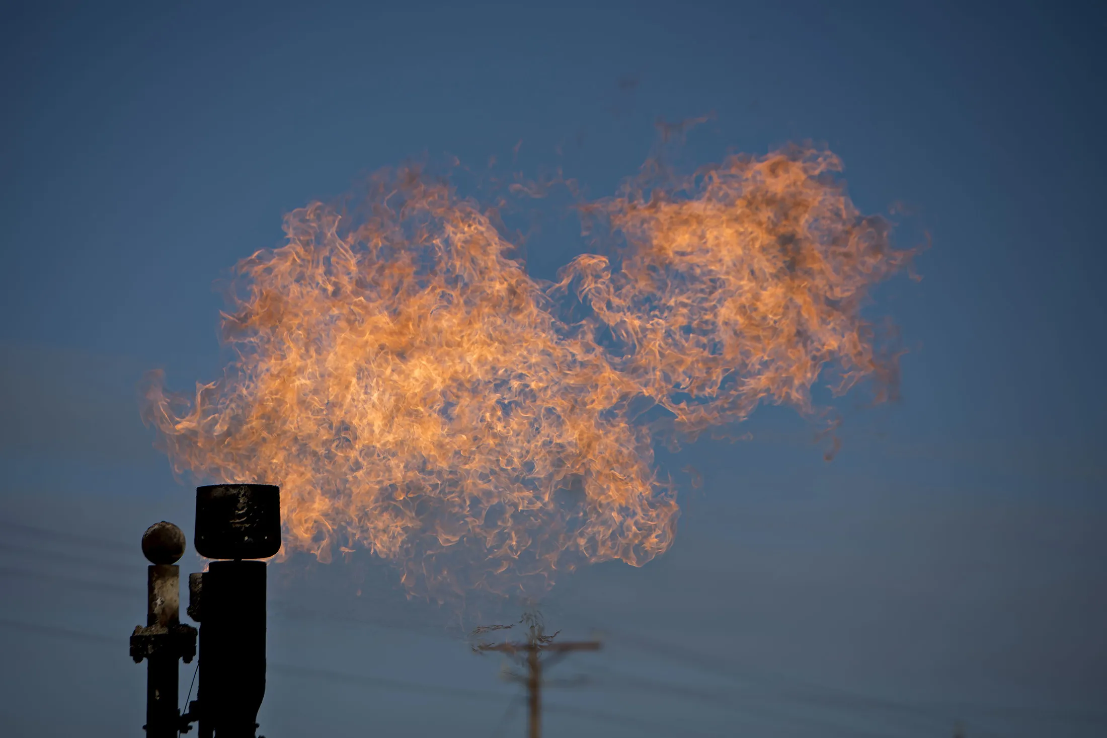 No Bust Seen As Dakota Oil Firms Keep Staff Amid Price Drop