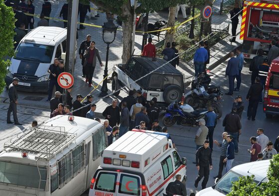 Suicide Bomber Strikes Tunis, Adding to Nation’s Political Crisis