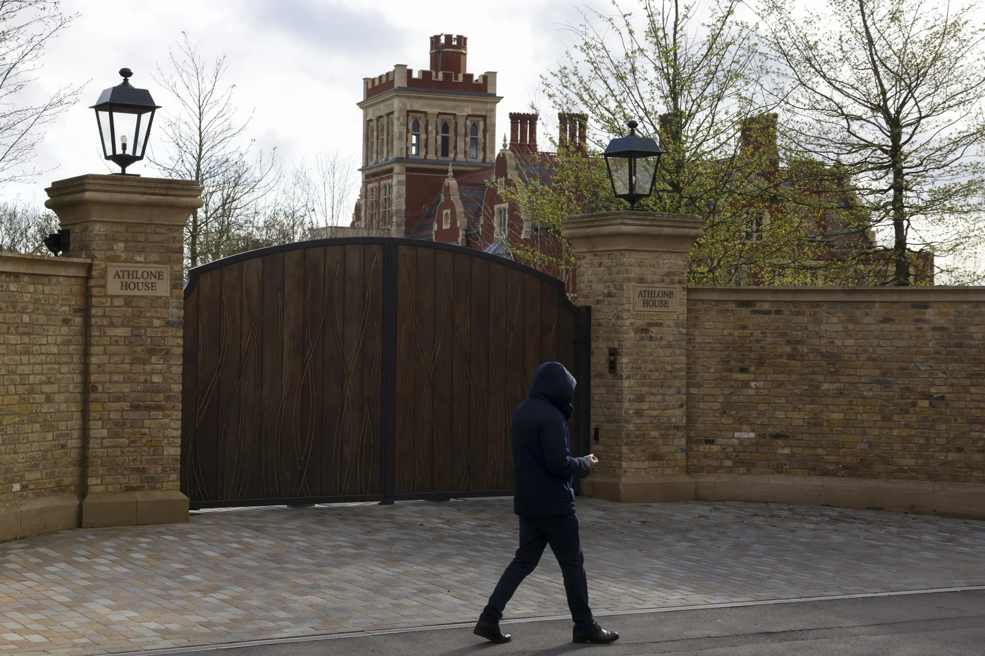 An entrance to the Athlone House mansion, London.&nbsp;&nbsp;