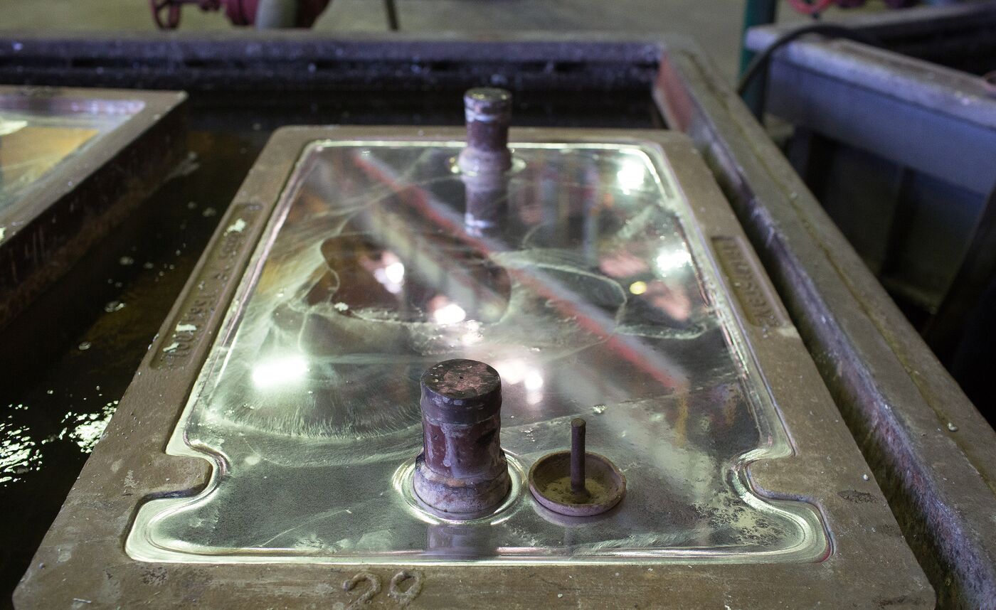 Zinc Smelters Win Fee Increase as Cutbacks Throttle Metal Output, Lift Prices Bloomberg