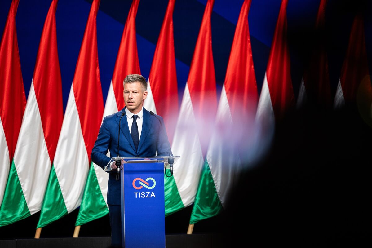 Hungary’s Orban to Clear Kyiv Loan Once Oil Flows, Magyar Says