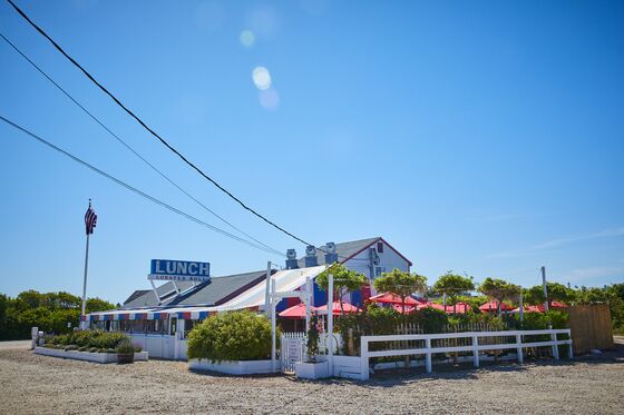 Lobster Chili Nachos From a Hamptons Hotspot Break All the Rules