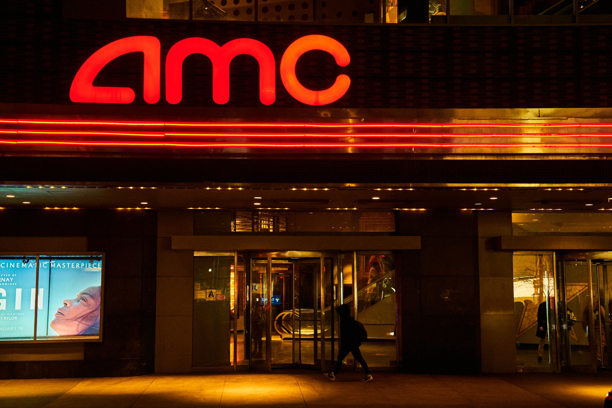 AMC Reports First-Quarter Loss Amid Fewer Studio Film Releases - Bloomberg