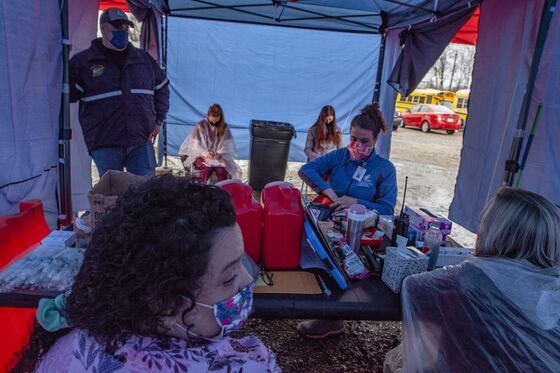 N.Y. Lowers Vaccine Age to 30; CDC Sounds Alarm: Virus Update