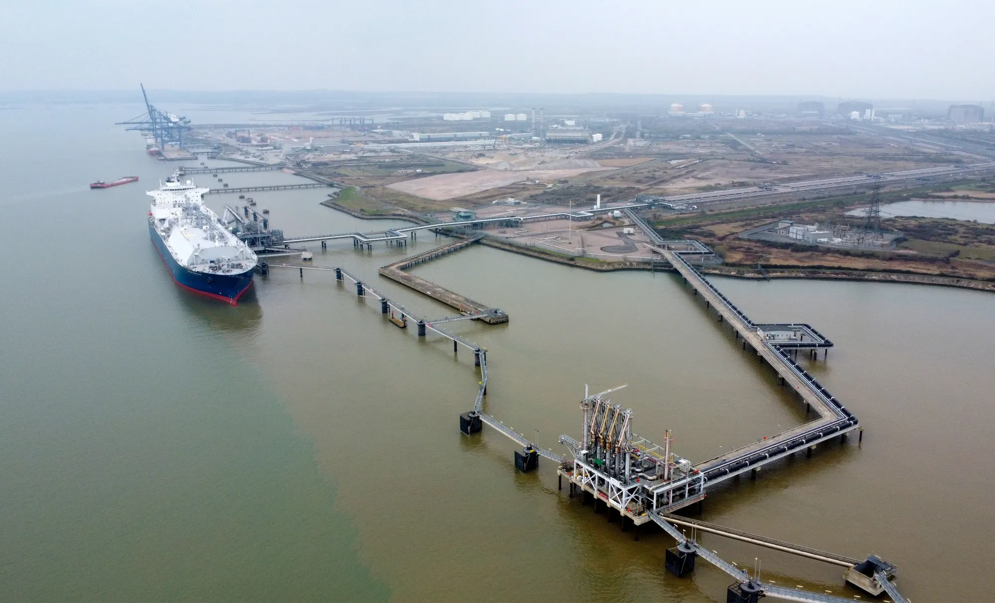 A Liquified&nbsp;Natural Gas&nbsp;tanker docked at Grain LNG importation terminal on the Isle of Grain near Rochester, UK.