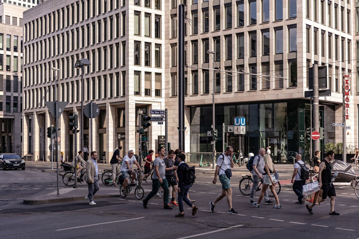 ECB dự kiến tăng trưởng tiền lương sẽ giảm mạnh trong năm nay
