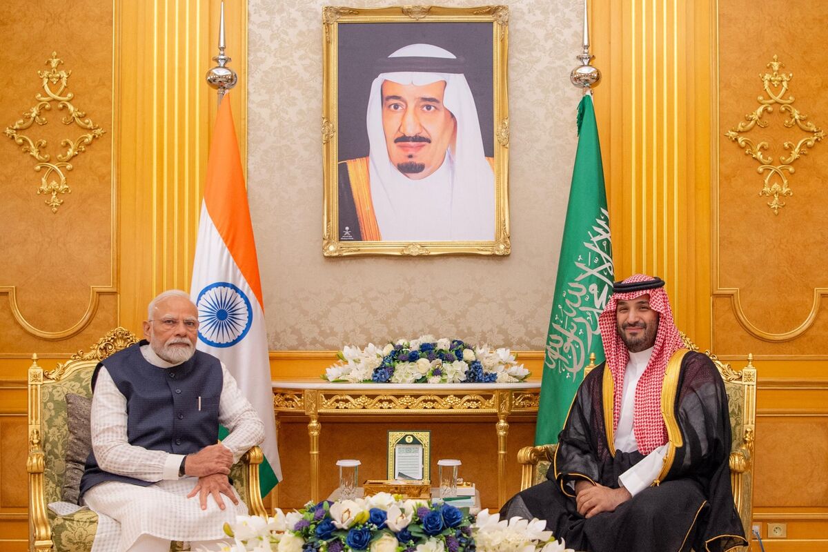 Saudi Arabia and India Agree to Set Up Two Oil Refineries - Bloomberg