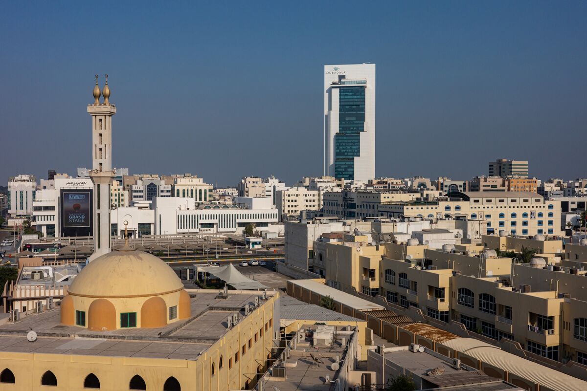 Mubadala Sells Down Stake in UAE Carrier Du for $858 Million