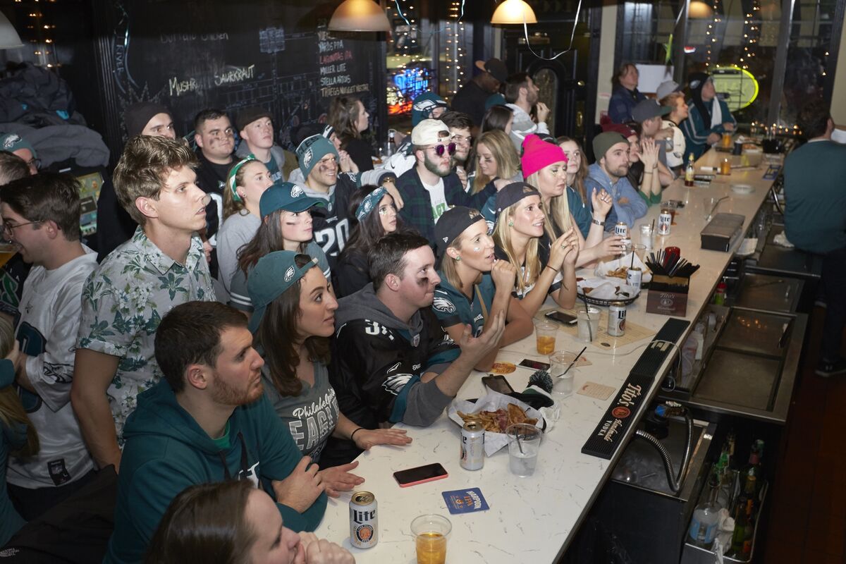GiantsEagles Game Has New Jersey Warning About Guns in Bars Bloomberg