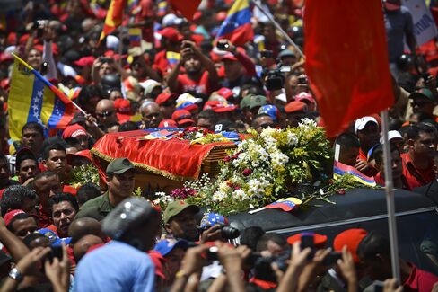 Chavez Funeral Draws Ahmadinejad, Sean Penn in Teary Tribute