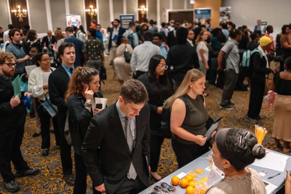 bloomberg.com - Nancy Cook - Jobs Report Will Offer an Economic Reality Check Before Midterms