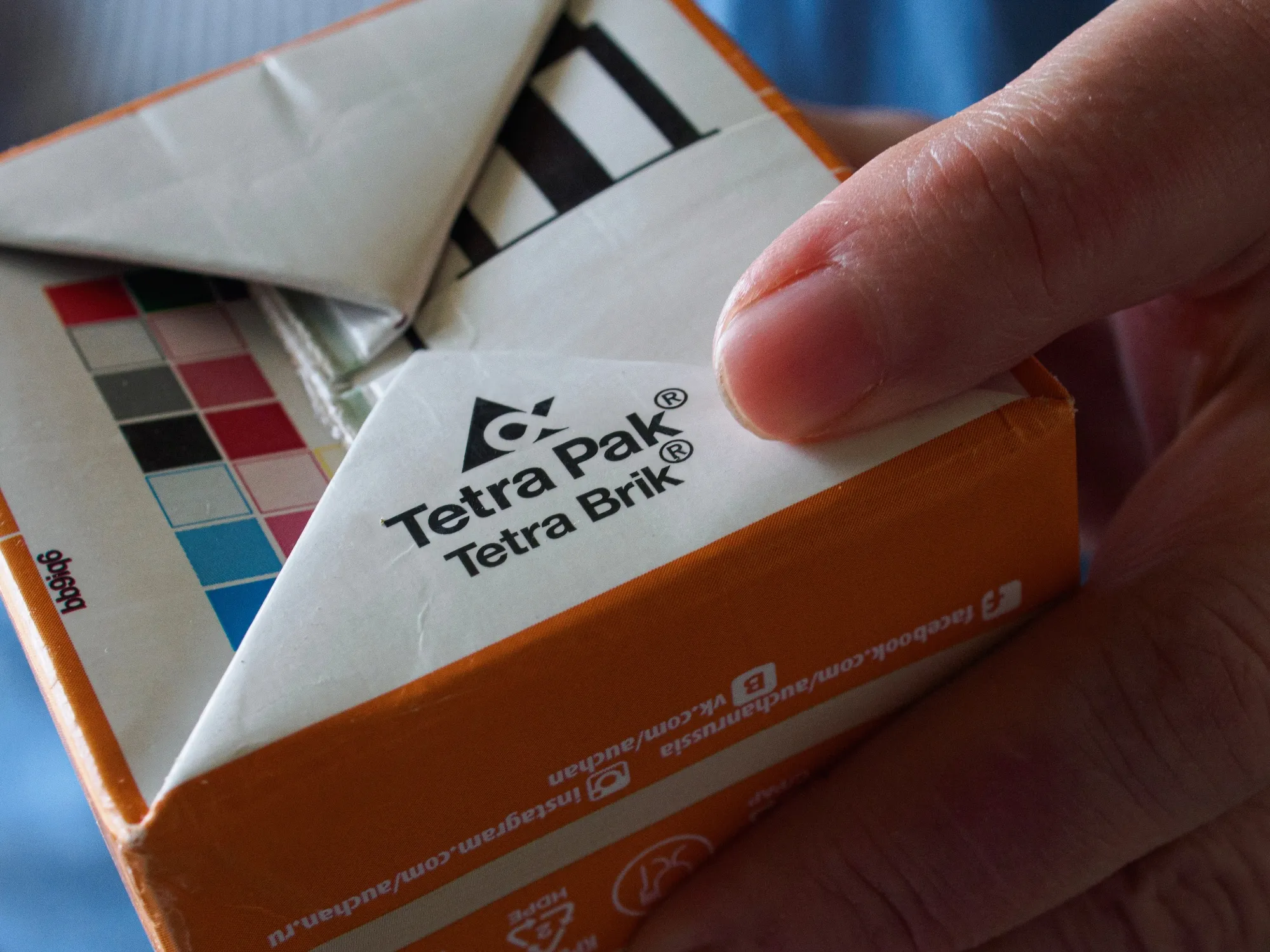 A dairy packaging with the Tetra Pak logo.