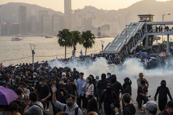Hong Kong Unrest Rages on as Police Clash With Protesters