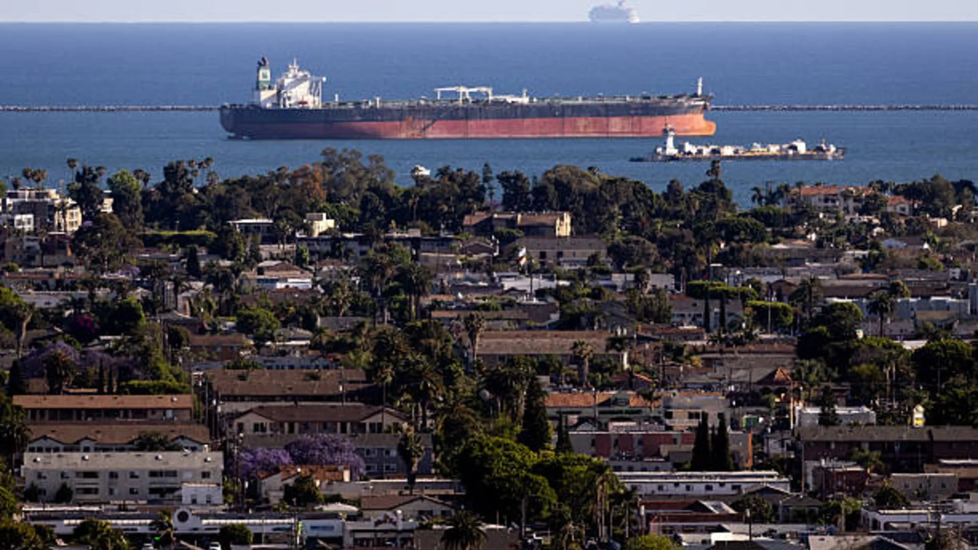 Watch Oil Prices Rise as US Starts Blockade of Iran - Bloomberg