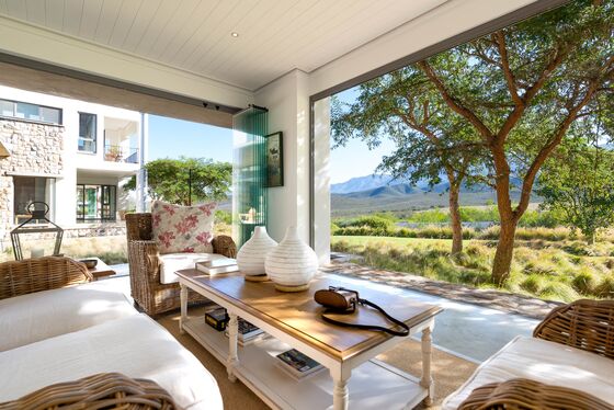 A 1,200-Acre South African Nature Preserve Offers Safari Living